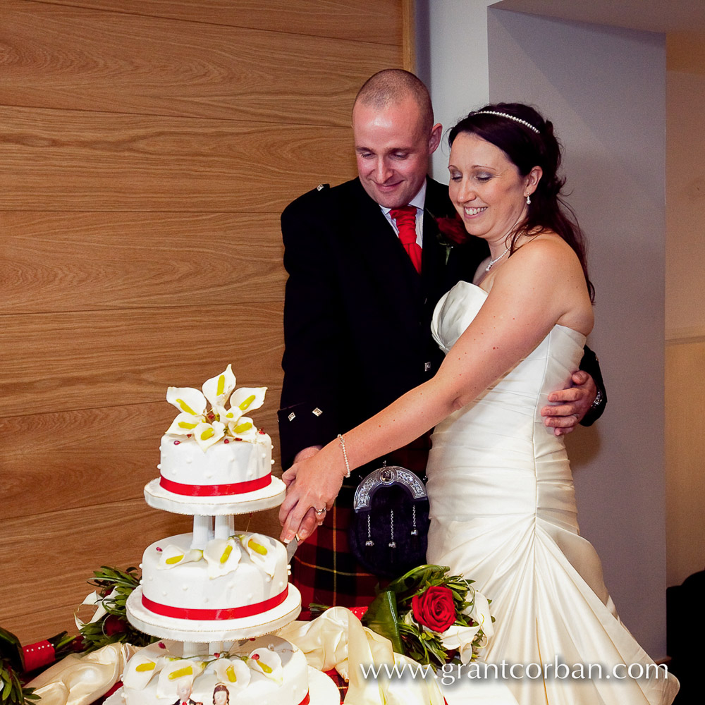 Wedding, cake,Clandeboye, Lodge, Bangor, Ireland, kilts, portrait