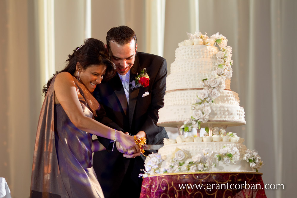Cake Cutting Royal Chulan Wedding Banquet Photographer