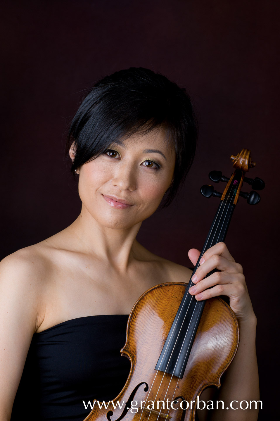 testore violin yuko kawami musician photography philharmonic