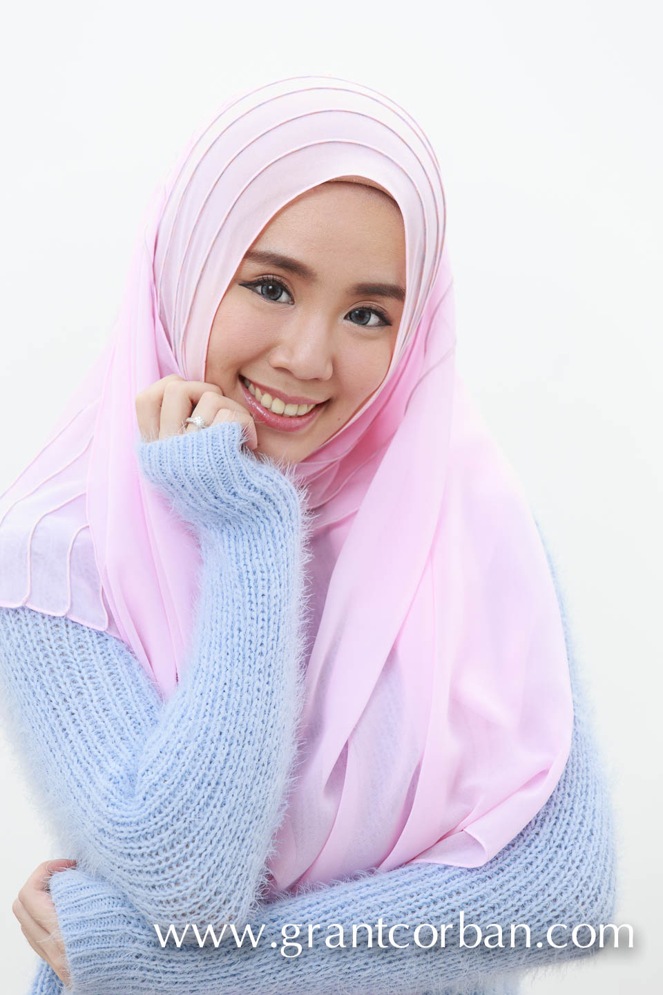 felixia yeap model shoot in hijab
