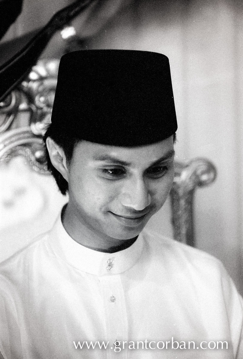 traditional malay wedding using black and white film in Kuala lumpur