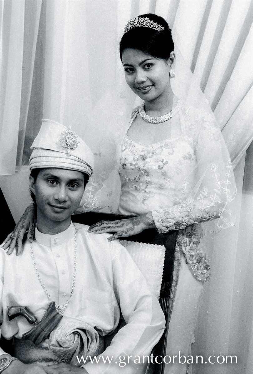 traditional malay wedding using black and white film in Kuala lumpur