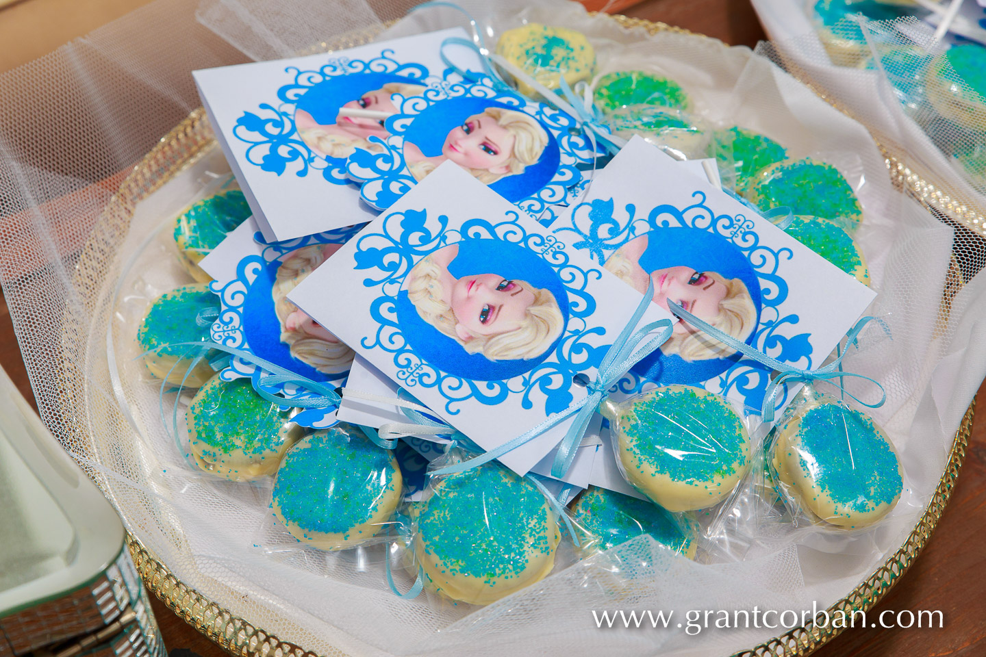 details of Frozen themed childrens birthday party